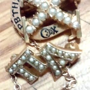 Vintage 1942: Chi Omega sorority pendant
